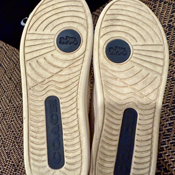 Coach women’s leather shoes - Picture 6 of 8